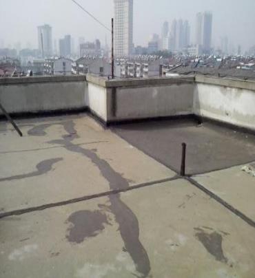 东宁漏水维修 楼顶漏水是什么原因，楼顶漏水维修方法是什么?