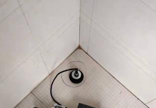 东宁卫生间漏水维修之 loft 夹层储藏室毗邻暗管渗水哪家好，推荐诚匠小爱修缮